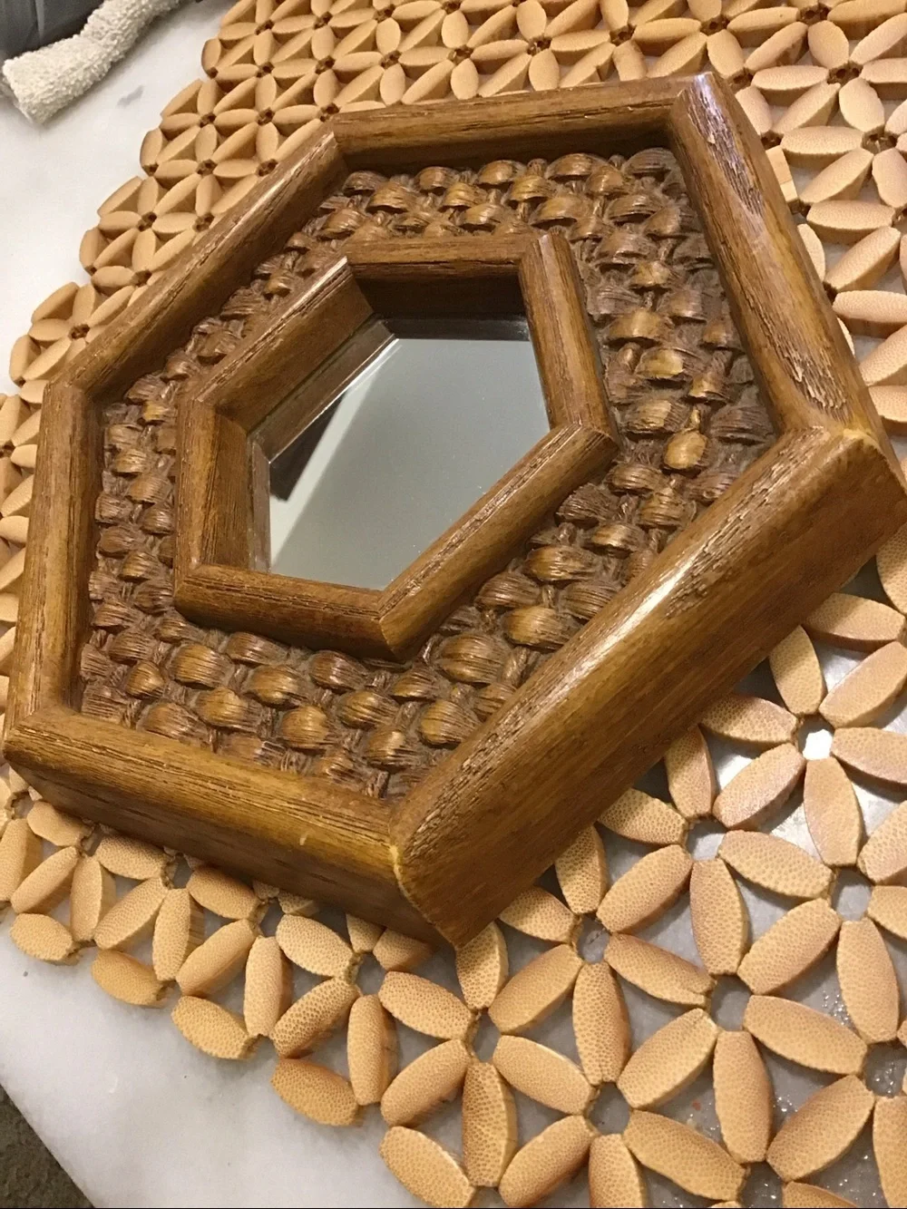 Vintage Hexagonal Woven Wooden Frame Wall Mirror in Brown Sz Approx, 9”x8